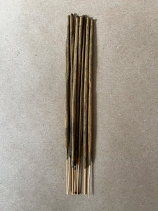 White Lotus Oudh Saffron | Incense Sticks by Everest Trader