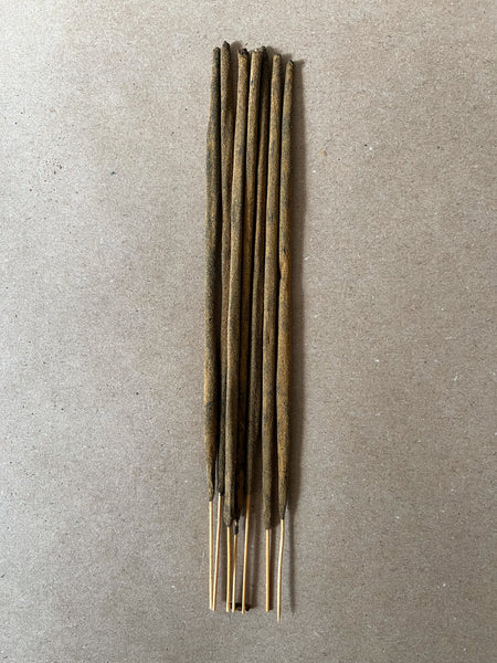 White Lotus Oudh Saffron | Incense Sticks by Everest Trader