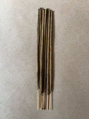 White Lotus Oudh Saffron | Incense Sticks by Everest Trader